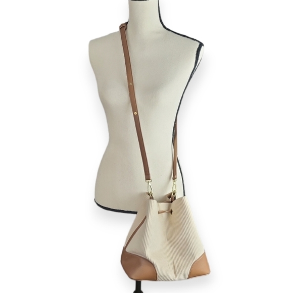 Isaac Mizrahi Tan & Brown Leather Crossbody Bucket Bag - Picture 3 of 9